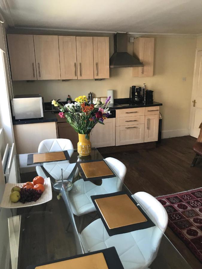 Griffin House Holiday Apartments Лондон Екстериор снимка